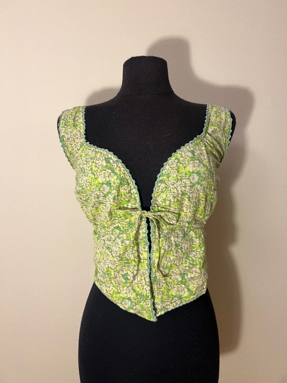American Eagle Green Floral Tank Top